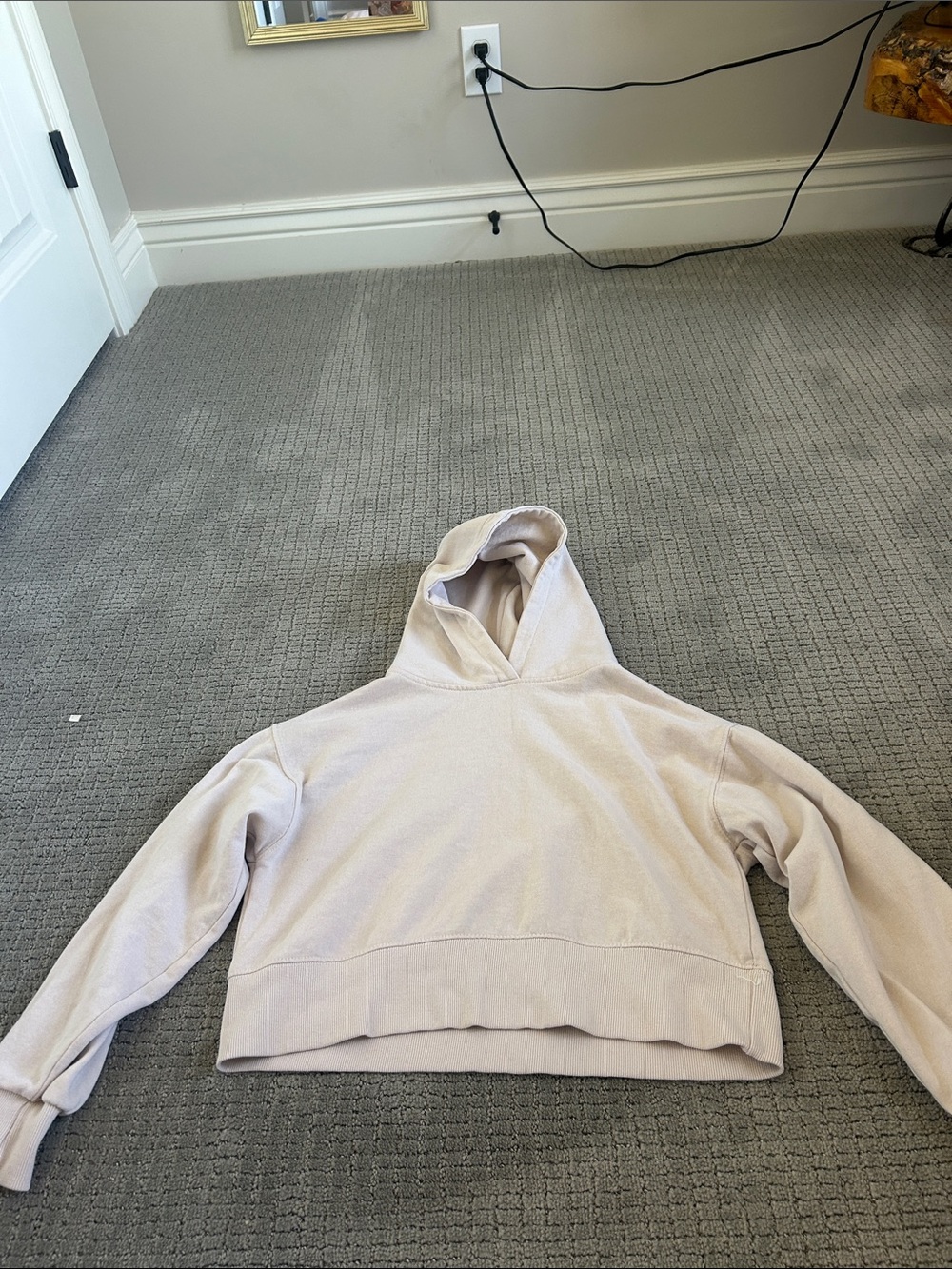Zara Women's Cropped Hoodie Sweater in Light Beige